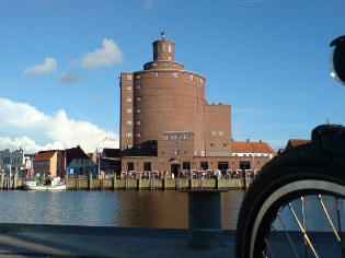 Blick auf den Rundspeicher von Eckernförde