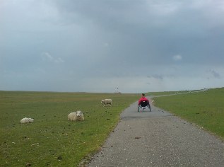 Auf dem Weg zum Leuchtturm Westerheversand