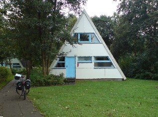 Nurdach-Ferienhaus in Damp