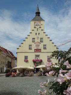 Rathaus in Deggendorf, Donau-Radweg