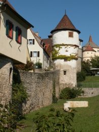 Stadtmauer in Dettelbach, Main-Radweg