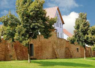 Stadtmauer in Wörth am Main, Main-Radweg