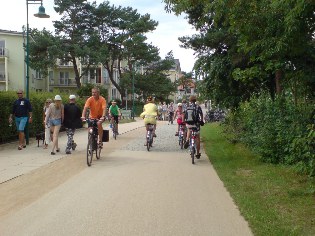 Unterwegs auf dem Ostsee-Radweg: Promenade in Bansin