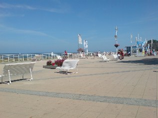 Auf der Promenade von Kühlungsborn am Ostsee-Radweg