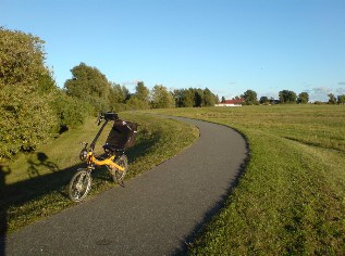 Ostsee-Radweg bei Lobbe auf Rügen