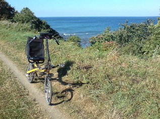 Ostsee-Radweg bei Varnkevitz auf Rügen