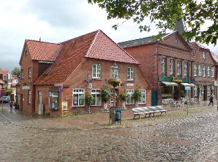 Unterwegs auf dem Ostseeküsten-Radweg: Tourist-Information in Lütjenburg