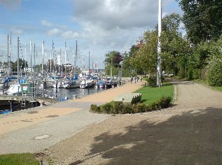 Unterwegs auf dem Ostseeküsten-Radweg: Am Hafen von Neustadt