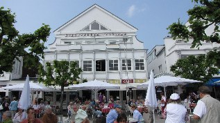 Unterwegs auf dem Ostseeküsten-Radweg: In der Vorderreihe von Travemünde