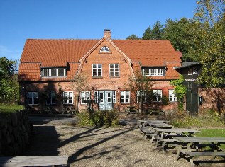 Unterwegs auf dem Ostseeküsten-Radweg: Gasthof in Unewatt